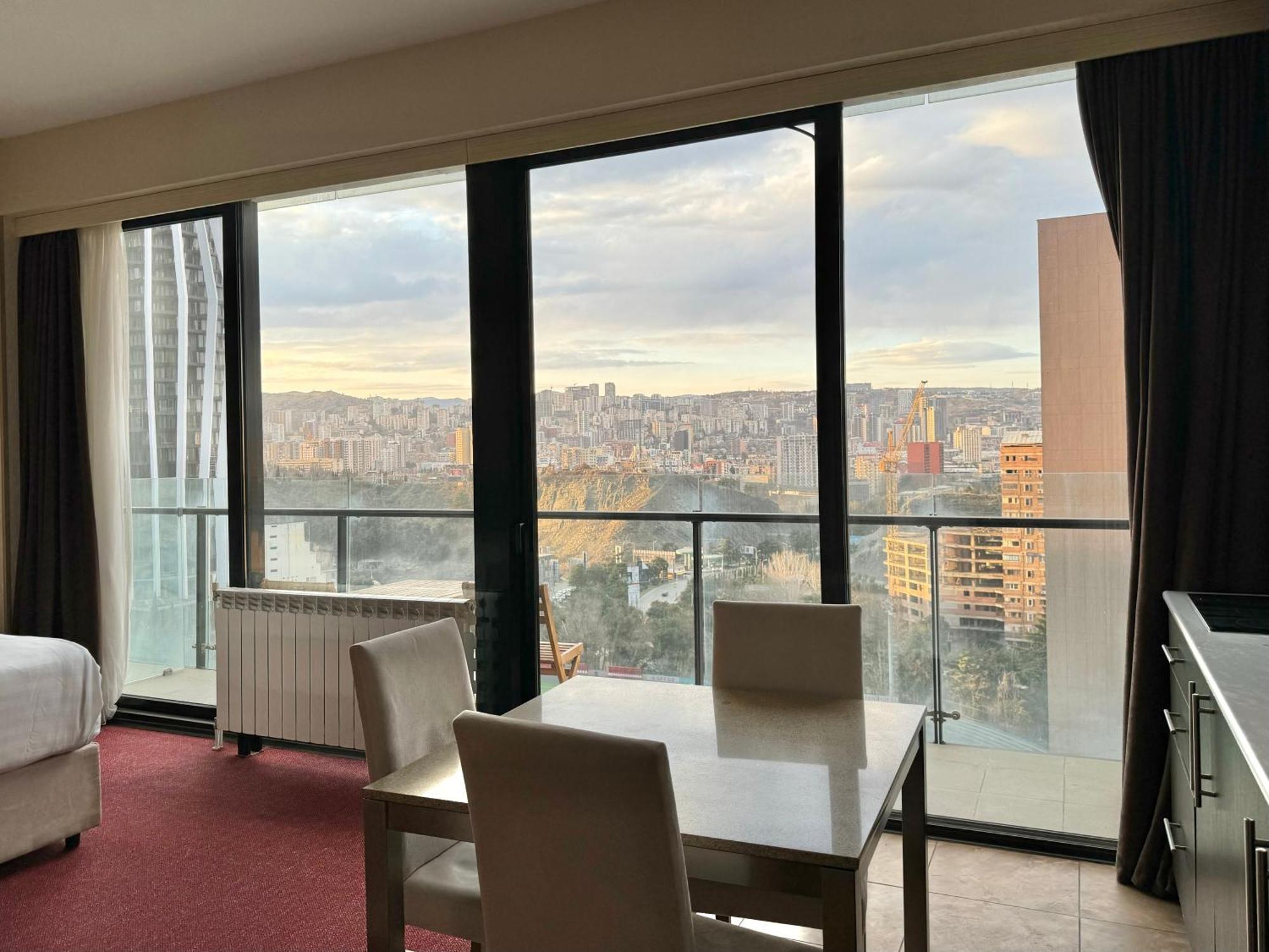 Full Comfort Apartment At Chavchavadze Тбілісі Екстер'єр фото