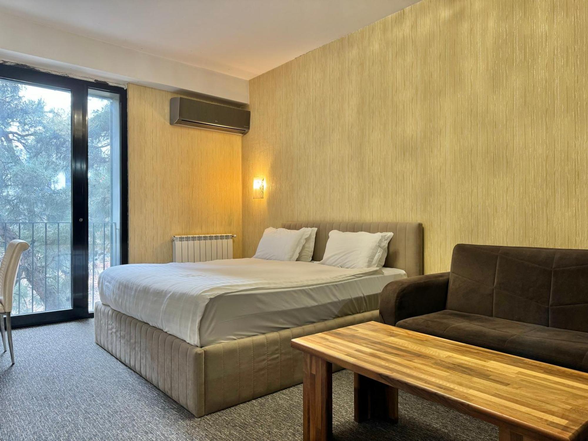 Full Comfort Apartment At Chavchavadze Тбілісі Екстер'єр фото