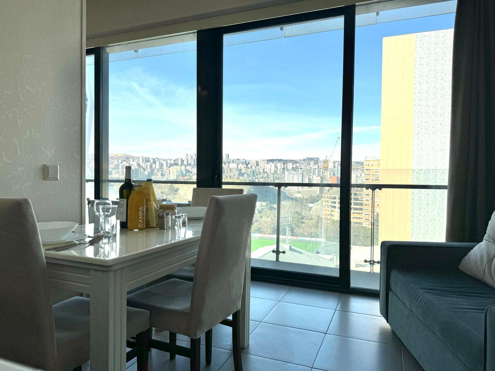 Full Comfort Apartment At Chavchavadze Тбілісі Екстер'єр фото